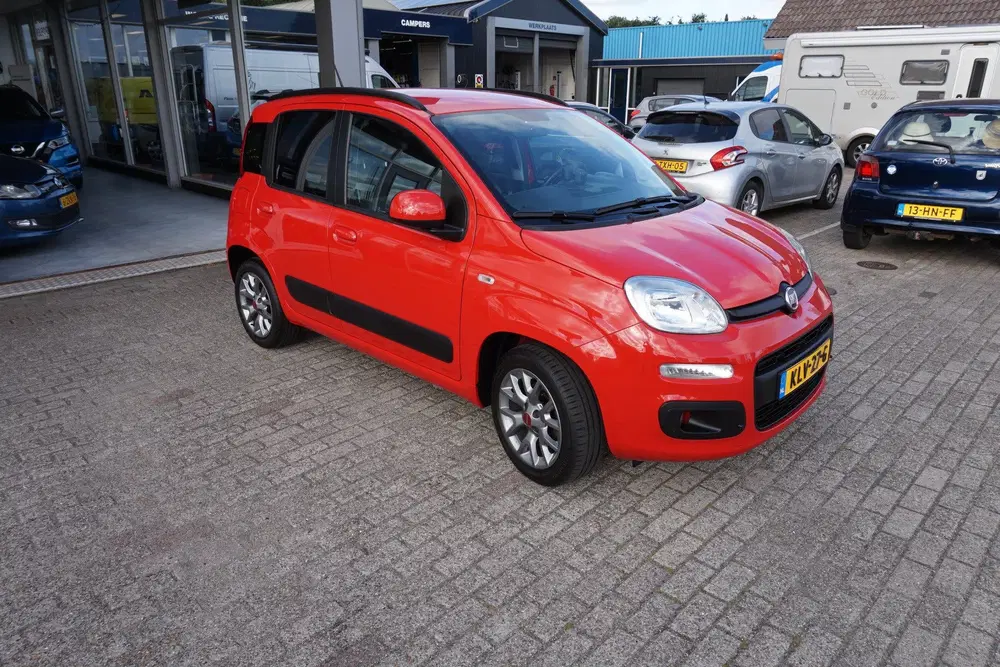 Fiat Panda 1.2 Lounge uit 2020, foto 3