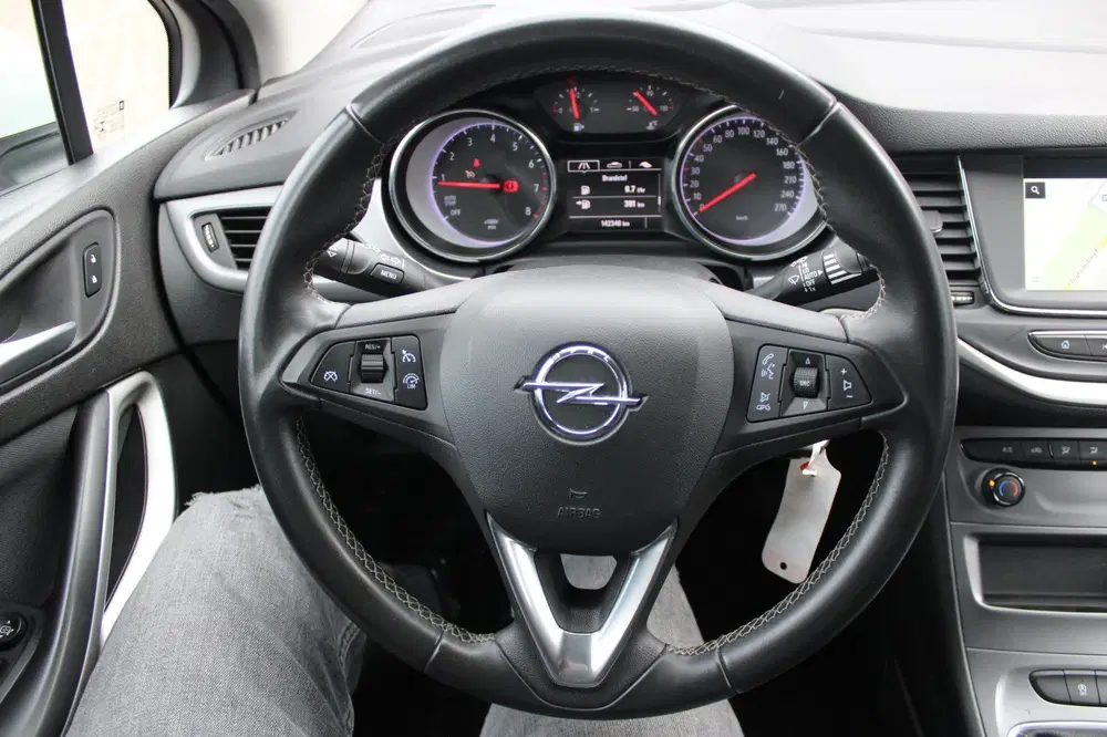 Opel Astra 1.2 Edition uit 2020, foto 11