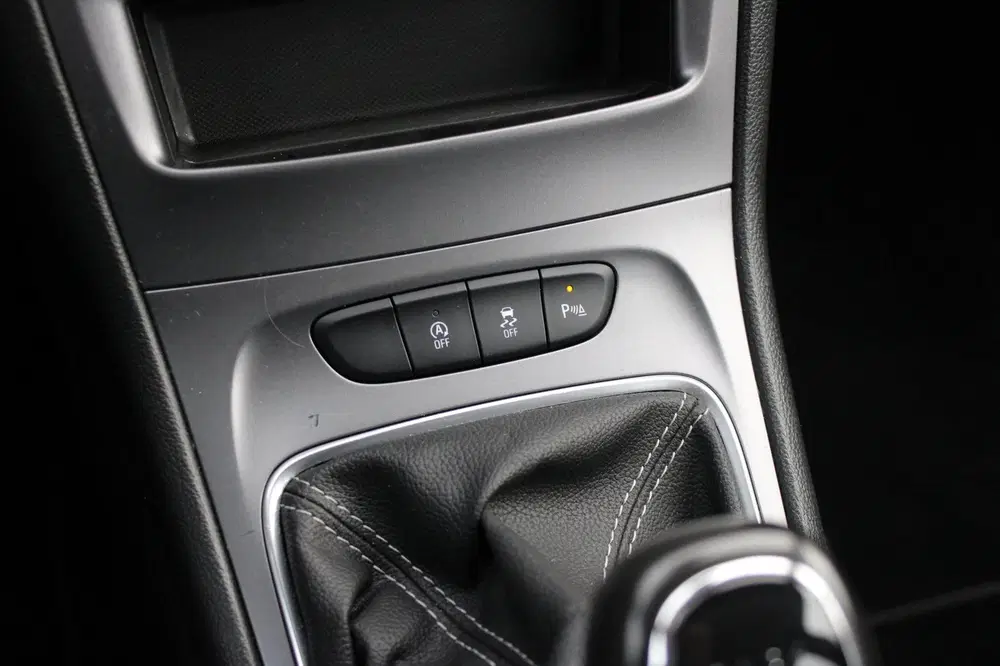 Opel Astra 1.2 Edition uit 2020, foto 15