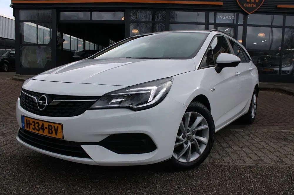 Opel Astra 1.2 Edition uit 2020, foto 2