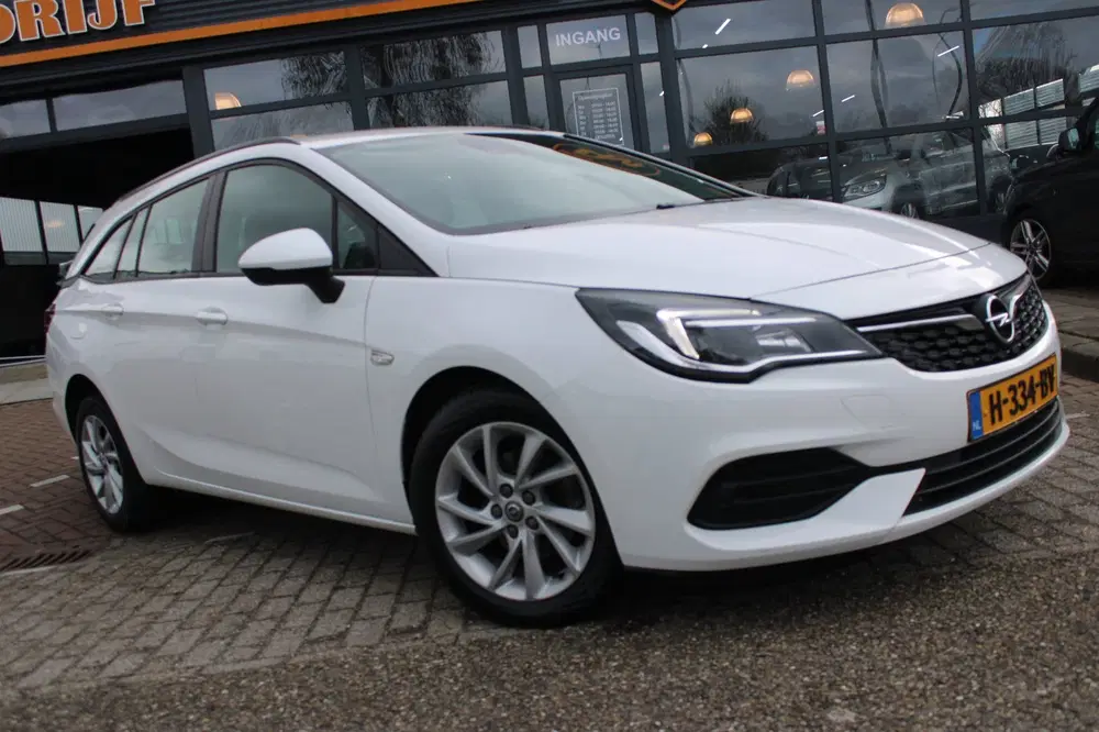 Opel Astra 1.2 Edition uit 2020, foto 3