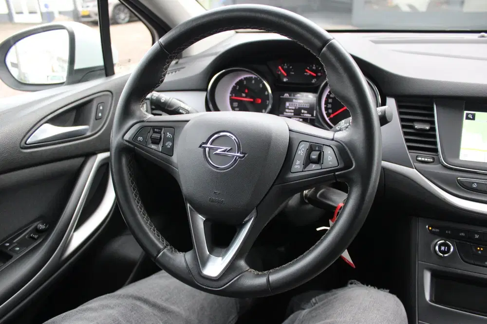 Opel Astra 1.2 Edition uit 2020, foto 11