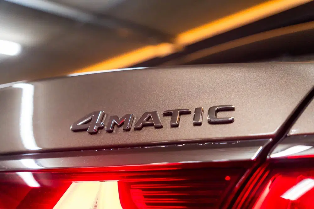Mercedes-Benz E-Klasse 300 e 4MATIC Exclusive Line uit 2024, foto 11