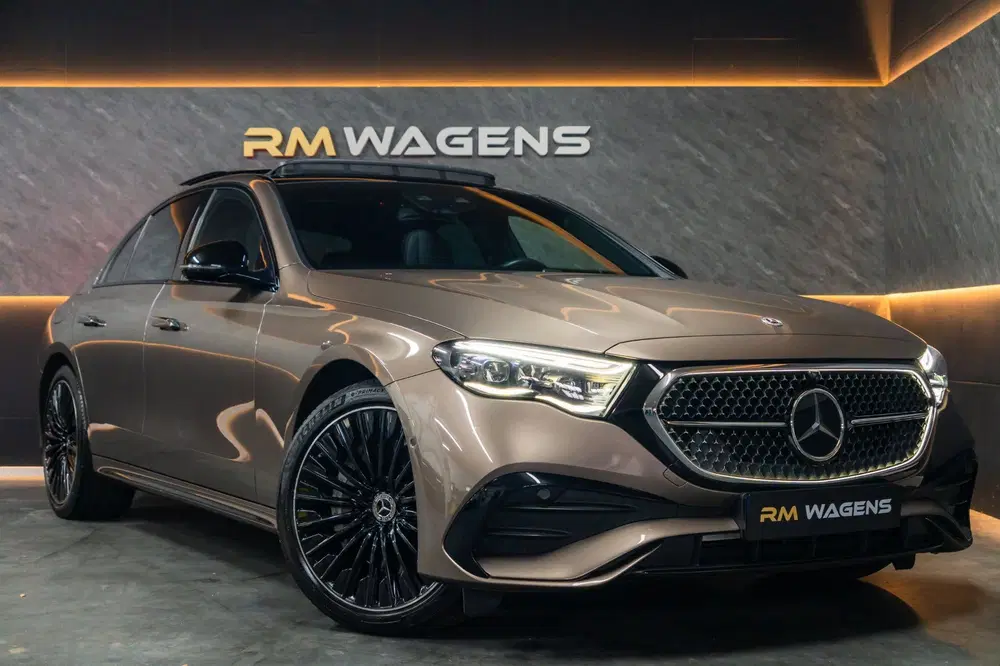 Mercedes-Benz E-Klasse 300 e 4MATIC Exclusive Line uit 2024, foto 4