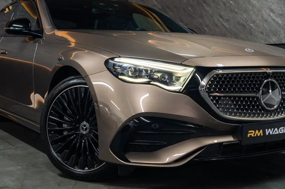 Mercedes-Benz E-Klasse 300 e 4MATIC Exclusive Line uit 2024, foto 7