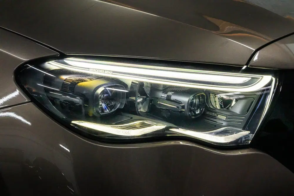 Mercedes-Benz E-Klasse 300 e 4MATIC Exclusive Line uit 2024, foto 8