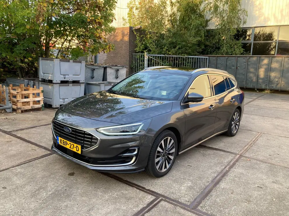 Ford Focus Focus 1.0 Ecoboost Hybrid 125pk 2023 Grijs uit 2023