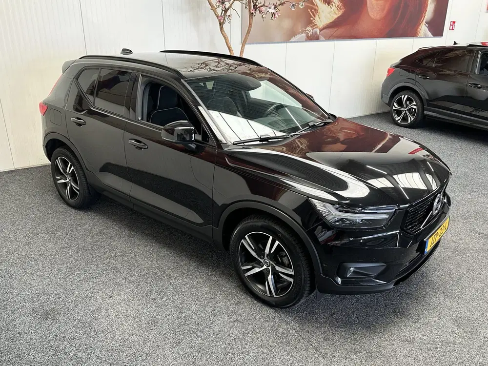 Volvo XC40 1.5 T3 R-DESIGN AUTOMAAT 360 CAMERA LEDER uit 2020, foto 10