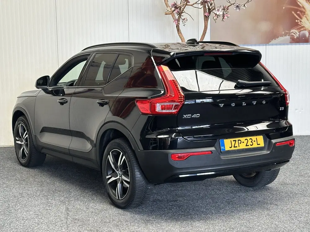 Volvo XC40 1.5 T3 R-DESIGN AUTOMAAT 360 CAMERA LEDER uit 2020, foto 6