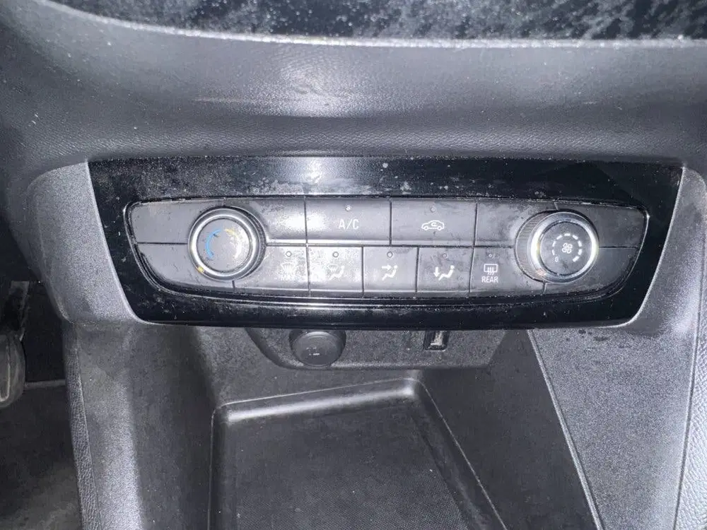Opel Corsa 1.2 Edition uit 2021, foto 11