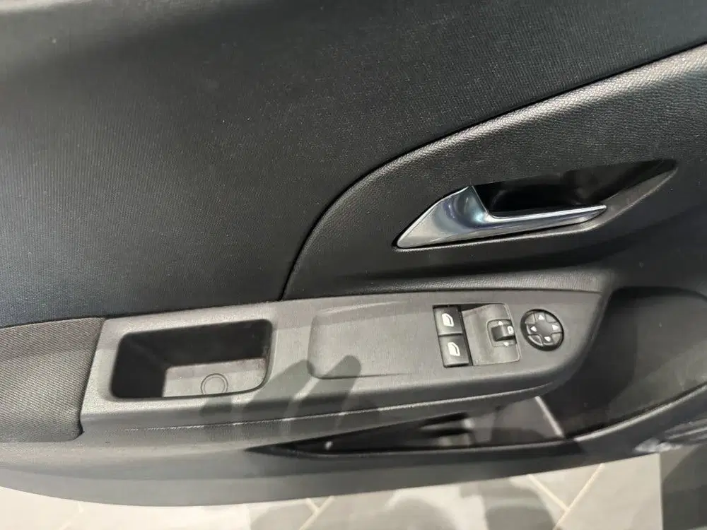 Opel Corsa 1.2 Edition uit 2021, foto 9