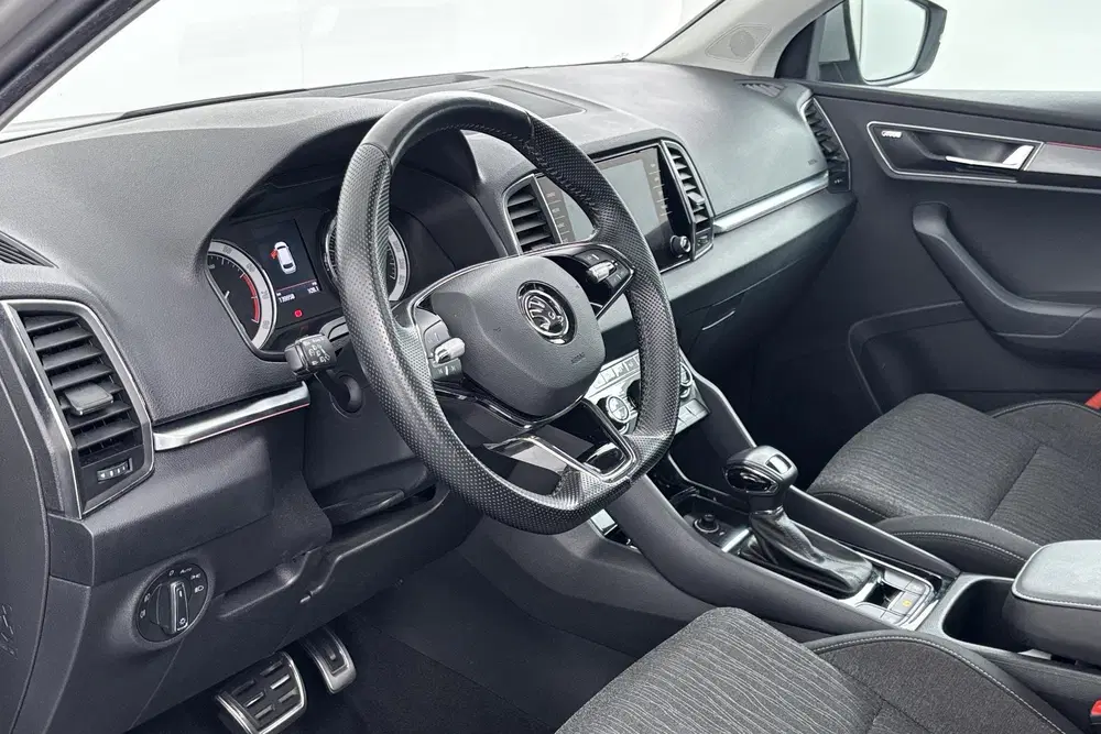 Skoda Karoq 1.5 TSI ACT Business Edition Plus Ruim com uit 2020, foto 2