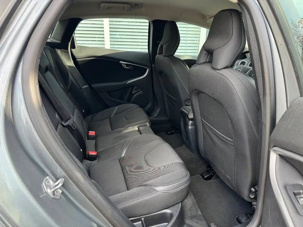 Volvo V40 T2 Autom. POLAR+ Led + Navi + Pdc + Lmv uit 2019, foto 11