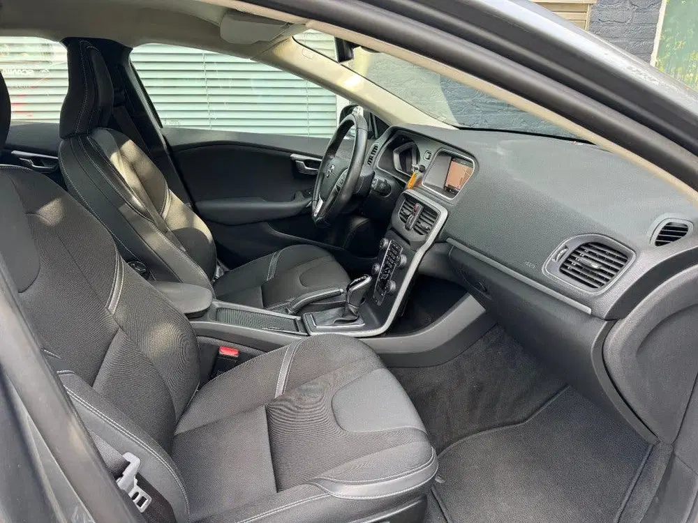 Volvo V40 T2 Autom. POLAR+ Led + Navi + Pdc + Lmv uit 2019, foto 12