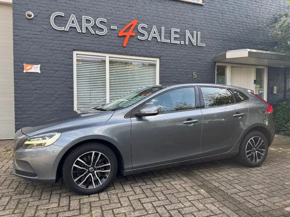 Volvo V40 T2 Autom. POLAR+ Led + Navi + Pdc + Lmv uit 2019, foto 3