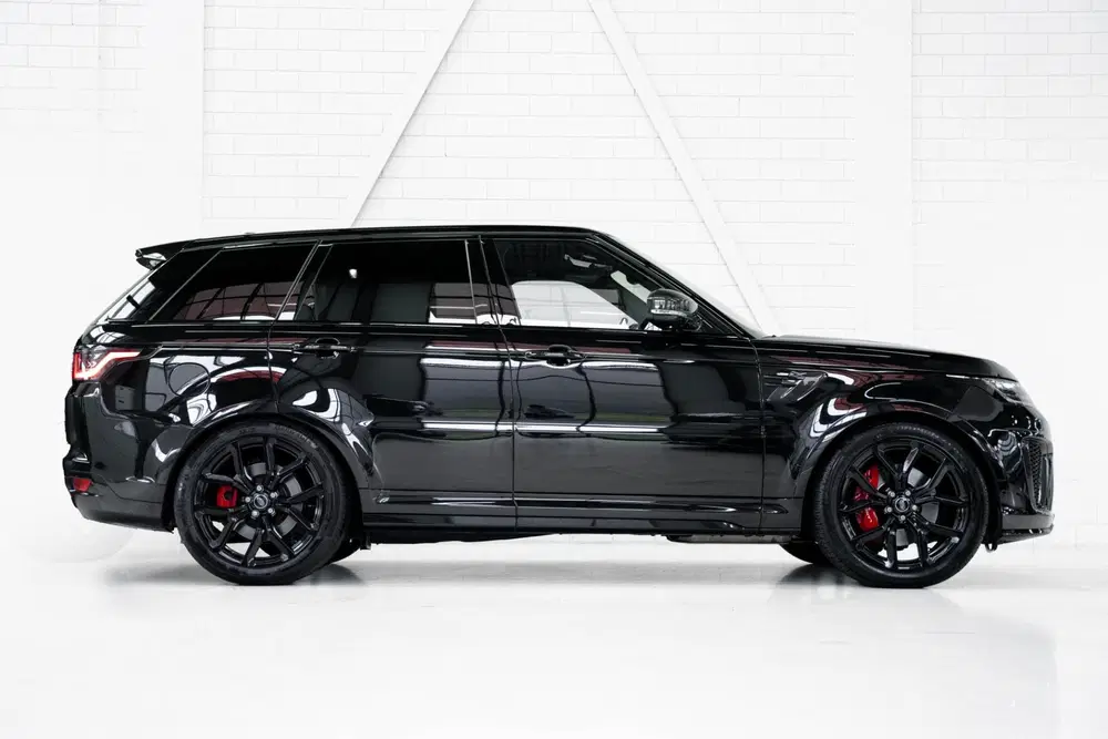 Land Rover Range Rover Sport P575 SVR Carbon Edition uit 2022, foto 2