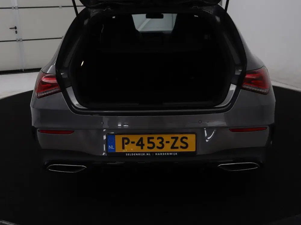 Mercedes-Benz CLA 180 Business Solutio uit 2022, foto 10