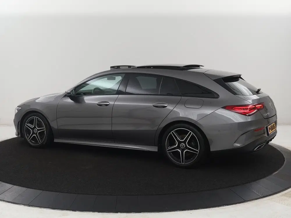 Mercedes-Benz CLA 180 Business Solutio uit 2022, foto 2