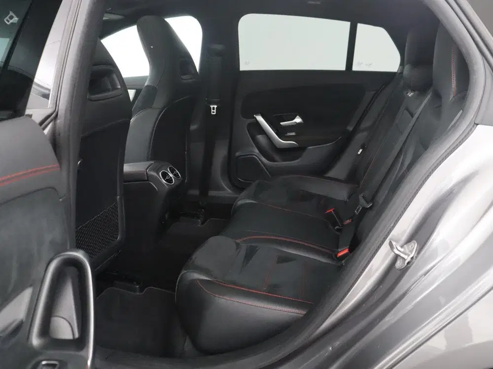 Mercedes-Benz CLA 180 Business Solutio uit 2022, foto 7