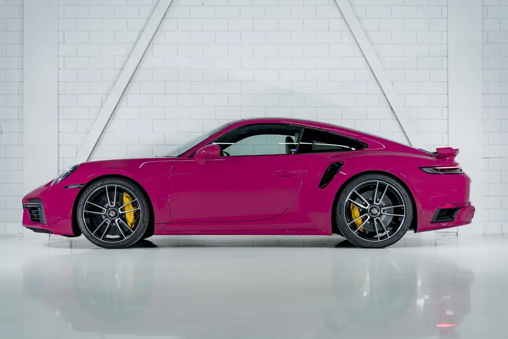 Porsche 911 Turbo S *PTS RUBYSTAR* l Aero pack l PASM uit 2023, foto 2