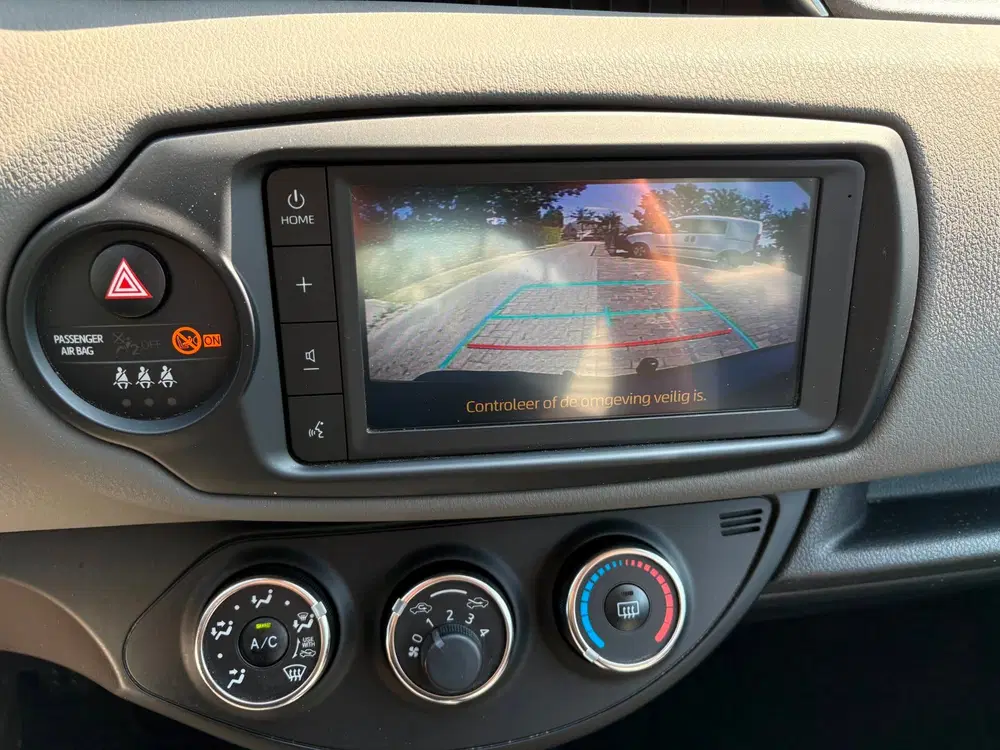 Toyota Yaris 1.0 VVT-i Connect apple carplay uit 2019, foto 14