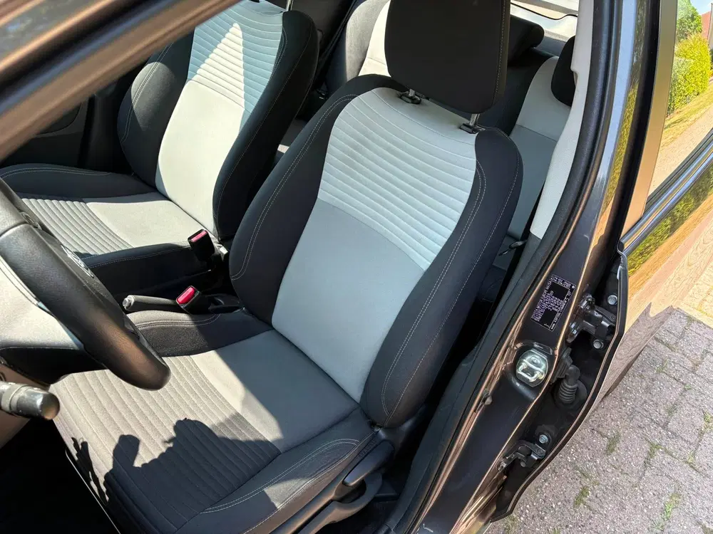 Toyota Yaris 1.0 VVT-i Connect apple carplay uit 2019, foto 9