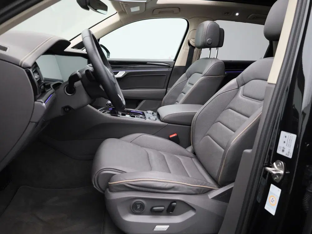 Volkswagen Touareg 3.0 TSi eHybrid 4MOTION Elegance 381 PK uit 2023, foto 8