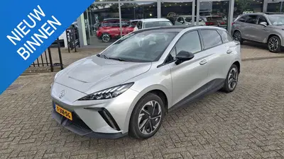 MG MG4 Luxury 64 kWh uit 2023