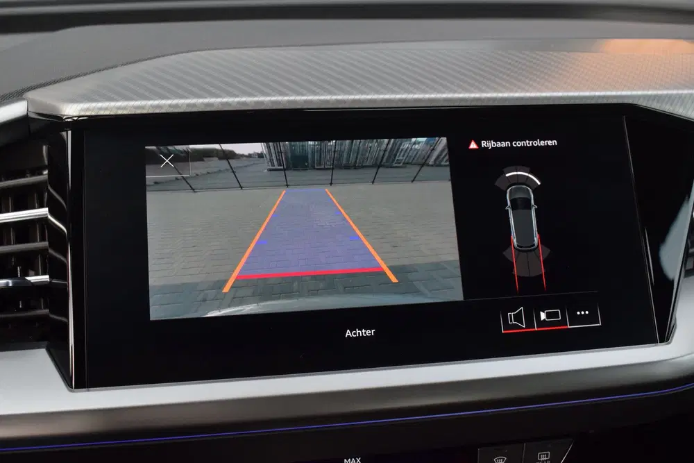Audi Q4 e-tron 40 Launch edition 77 kWh uit 2021, foto 14