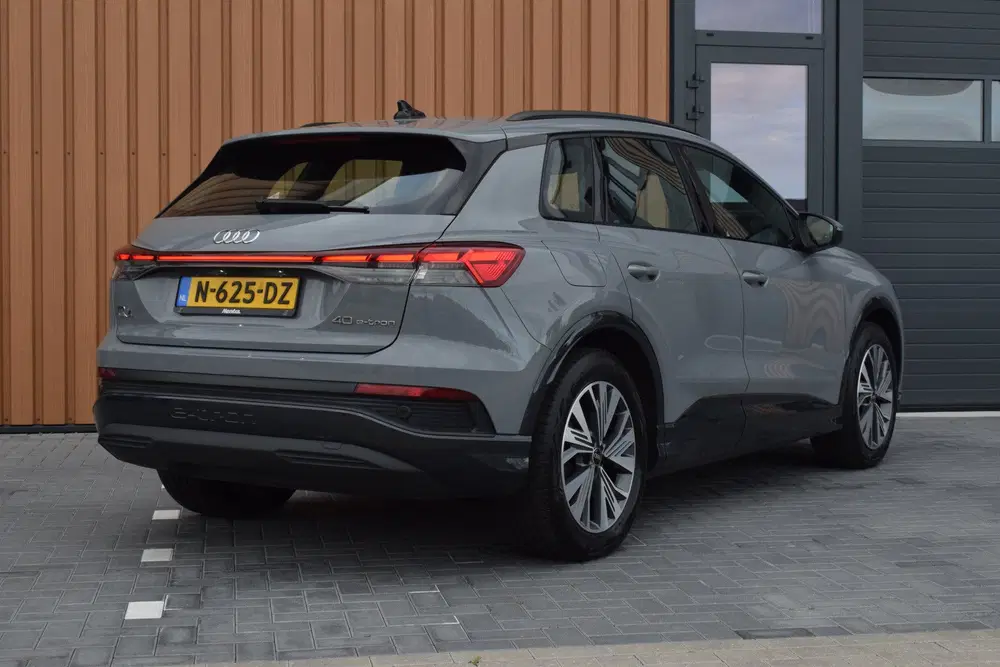 Audi Q4 e-tron 40 Launch edition 77 kWh uit 2021, foto 4