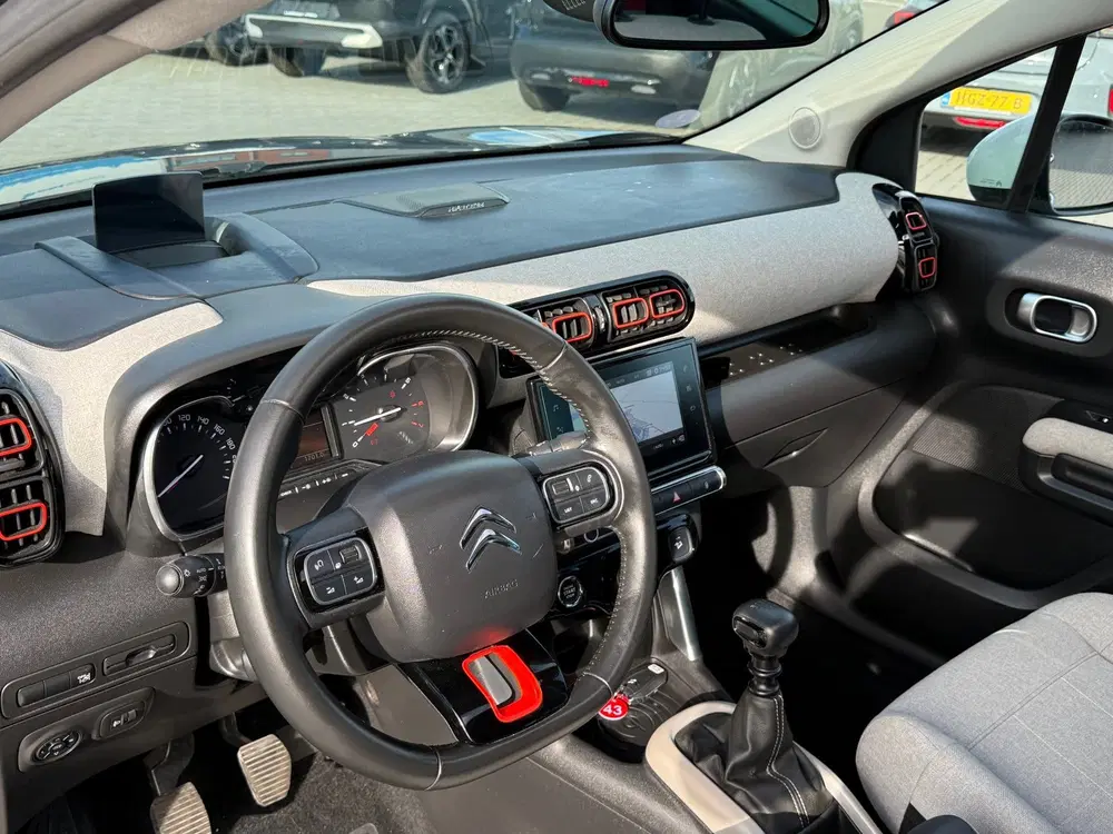 Citroën C3 Aircross Citroen C3 Aircross 1.2 PT 110 H6 SHINE HI uit 2019, foto 3