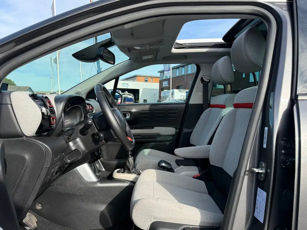 Citroën C3 Aircross Citroen C3 Aircross 1.2 PT 110 H6 SHINE HI uit 2019, foto 4