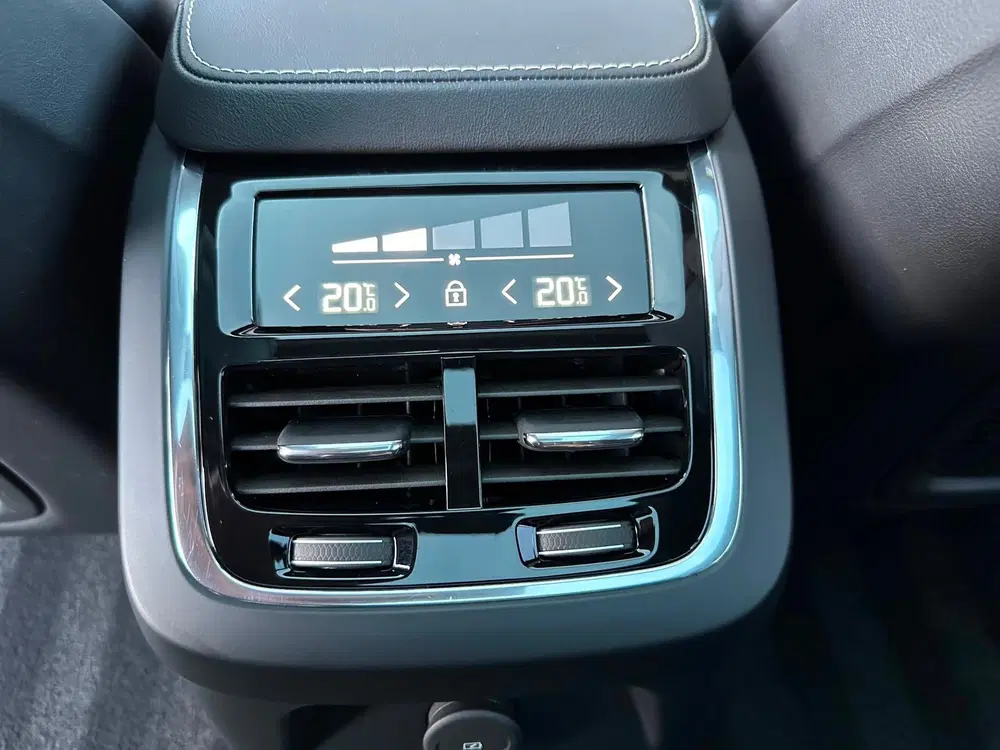 Volvo XC90 2.0 T8 Recharge AWD Ultimate Dark uit 2022, foto 15