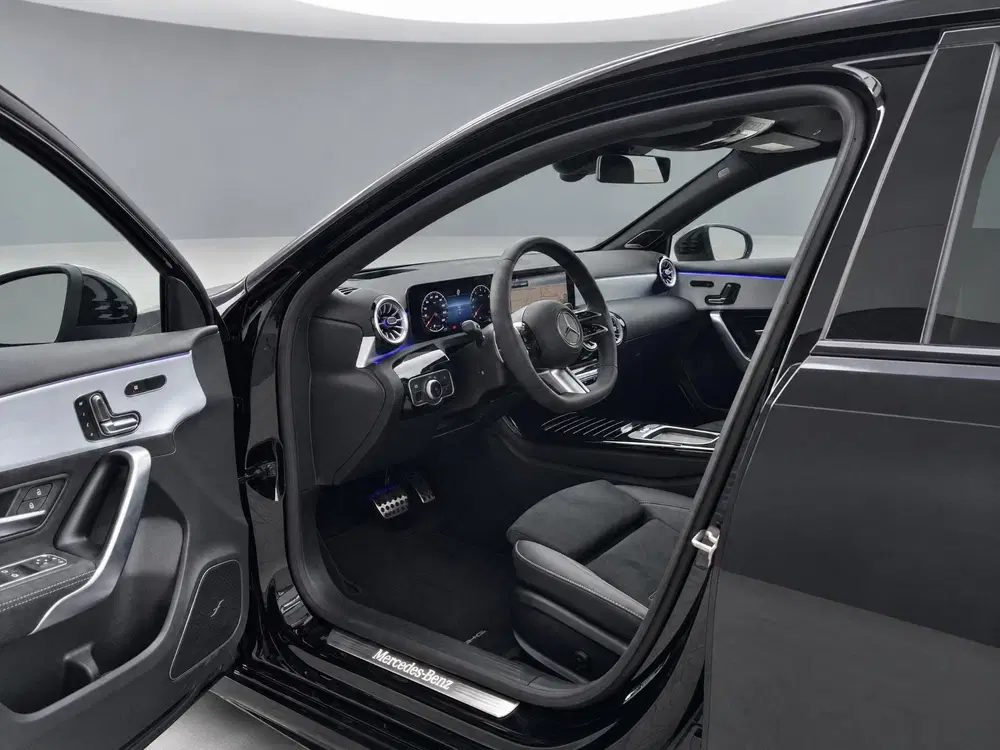 Mercedes-Benz A-Klasse 180 Business Solution AMG uit 2026, foto 8