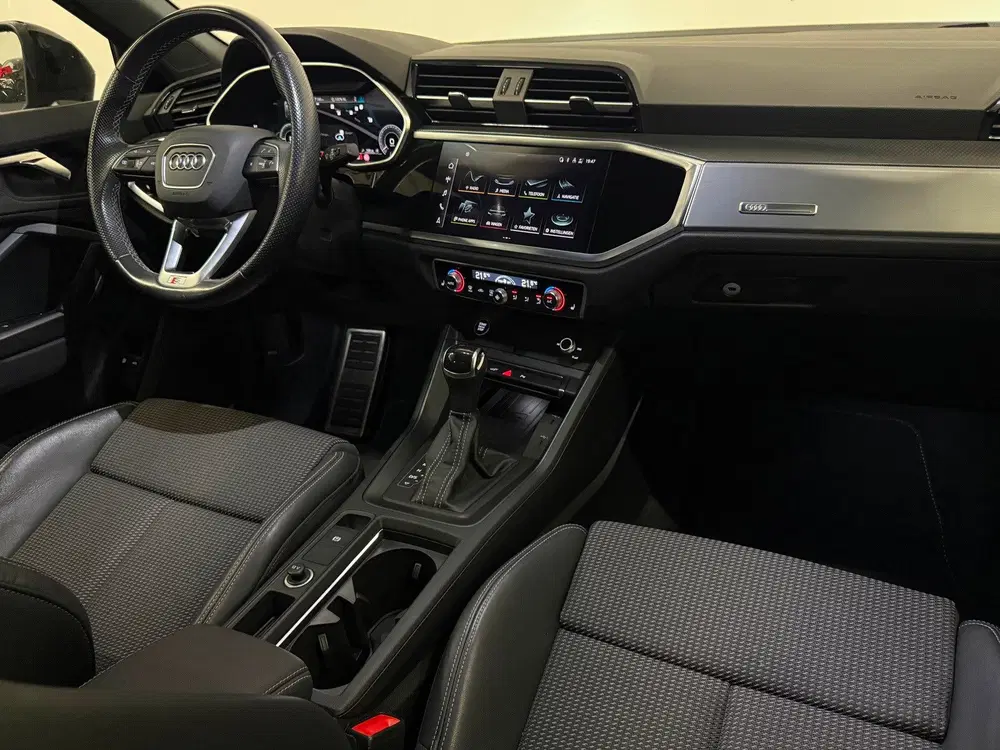 Audi Q3 45 TFSI e 3 x S line Blackpack Pano ACC Ma uit 2023, foto 2