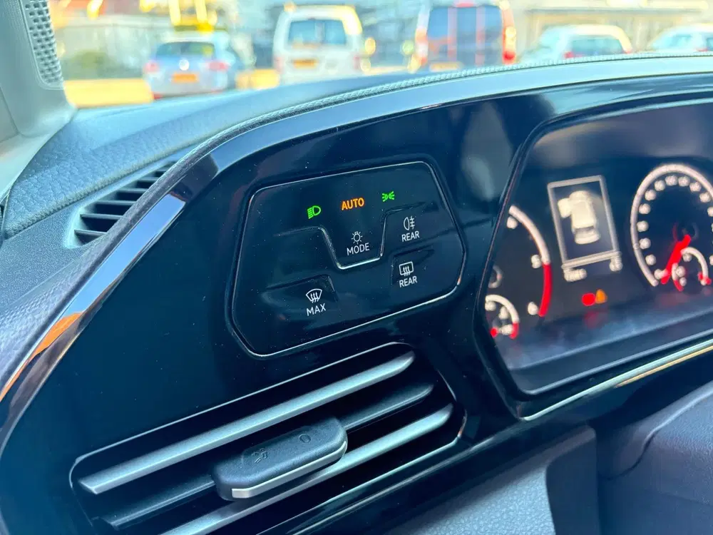 Volkswagen Caddy 2.0 TDI Sport Business uit 2023, foto 14