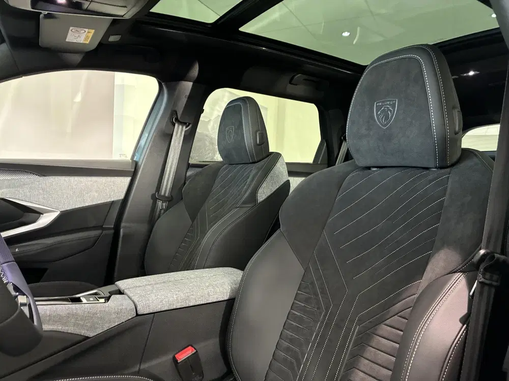 Peugeot 5008 GT Exclusive 73 kWh 7p uit 2026, foto 5