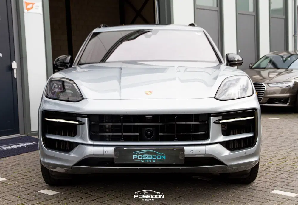 Porsche Cayenne 3.0 E-Hybrid BTW uit 2023, foto 2