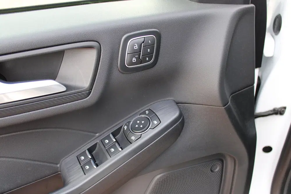 Ford Kuga 2.5 PHEV 243pk ST-Line X Automaat uit 2025, foto 15