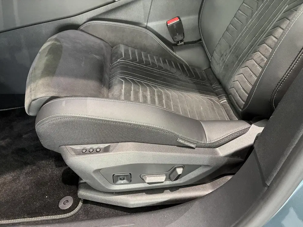 Peugeot 5008 GT Exclusive 73 kWh 7p Schuifdak l Leder i uit 2026, foto 7
