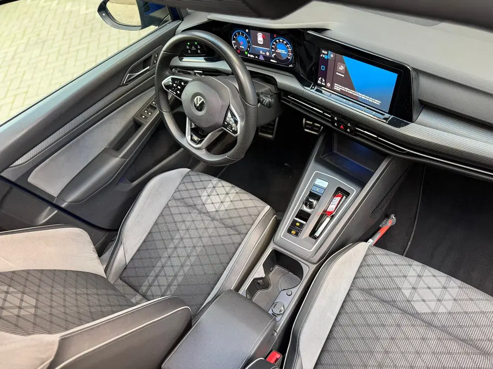 Volkswagen Golf 1.5 eTSI R-Line Pano H&K Carplay Camera Ac uit 2021, foto 3