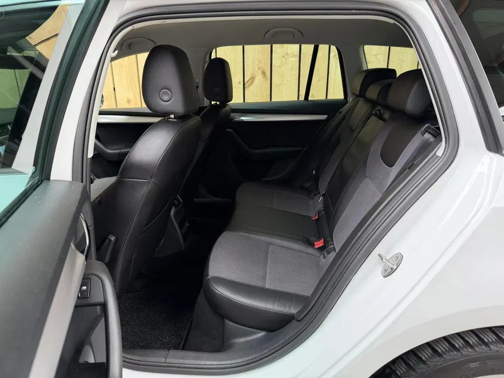Skoda Octavia 1.0 TSI Greentech Style Business Automaa uit 2019, foto 11