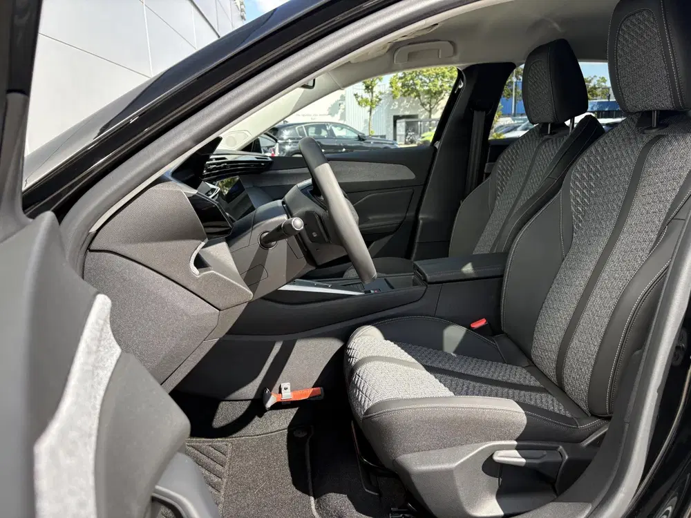 Peugeot 308 1.2 Hybrid 145 e-DCS6 Allure uit 2026, foto 11