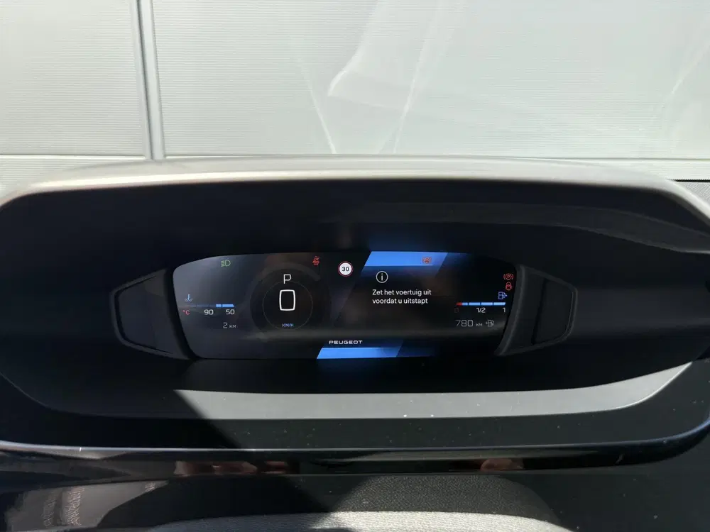 Peugeot 308 1.2 Hybrid 145 e-DCS6 Allure uit 2026, foto 13
