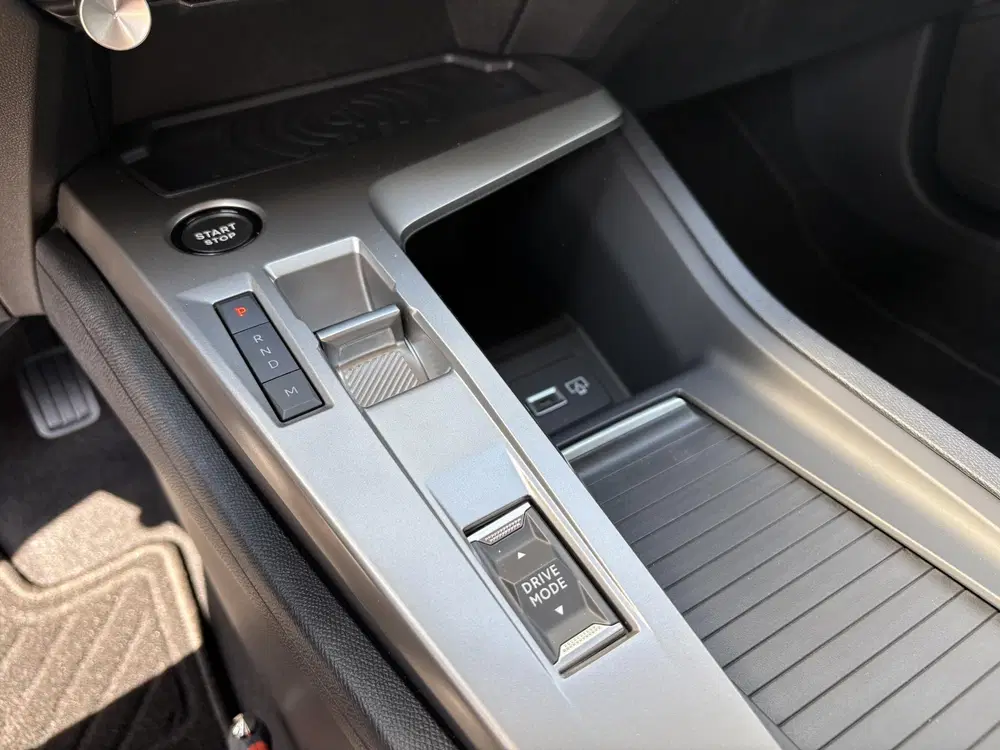 Peugeot 308 1.2 Hybrid 145 e-DCS6 Allure uit 2026, foto 14