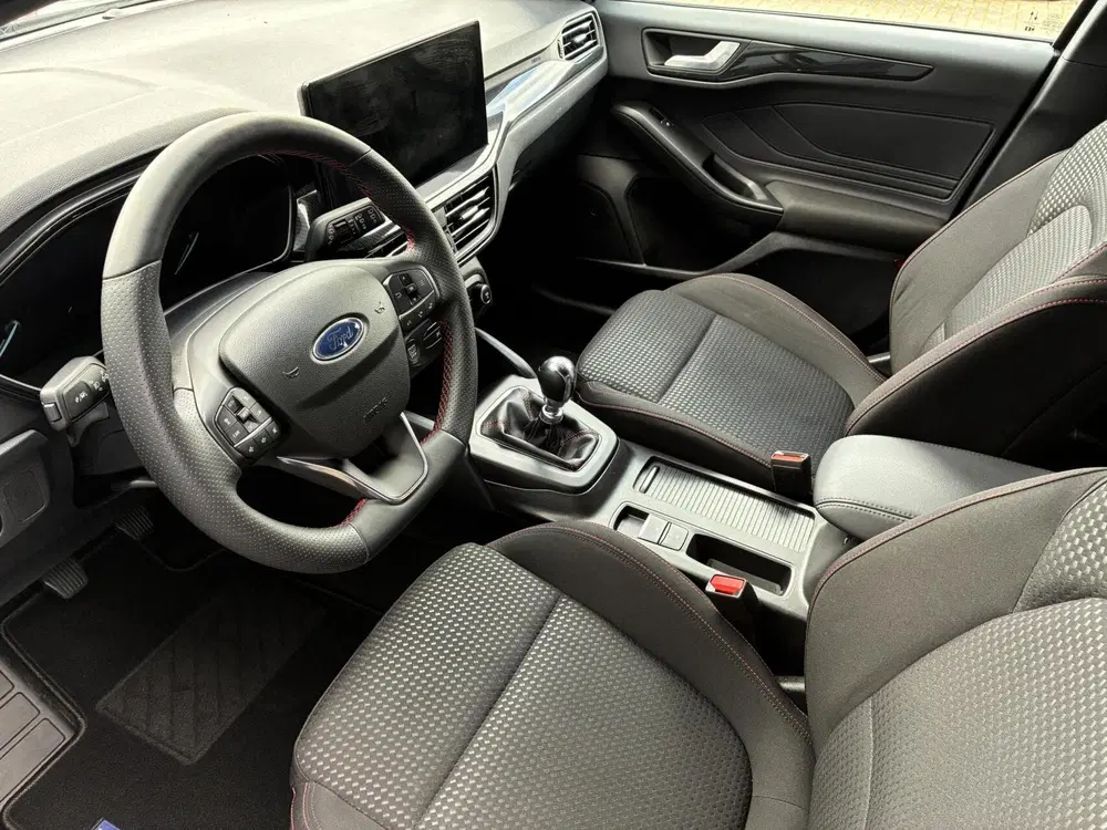 Ford Focus 1.0 EcoBoost 125 PK Hybrid ST Line uit 2024, foto 7