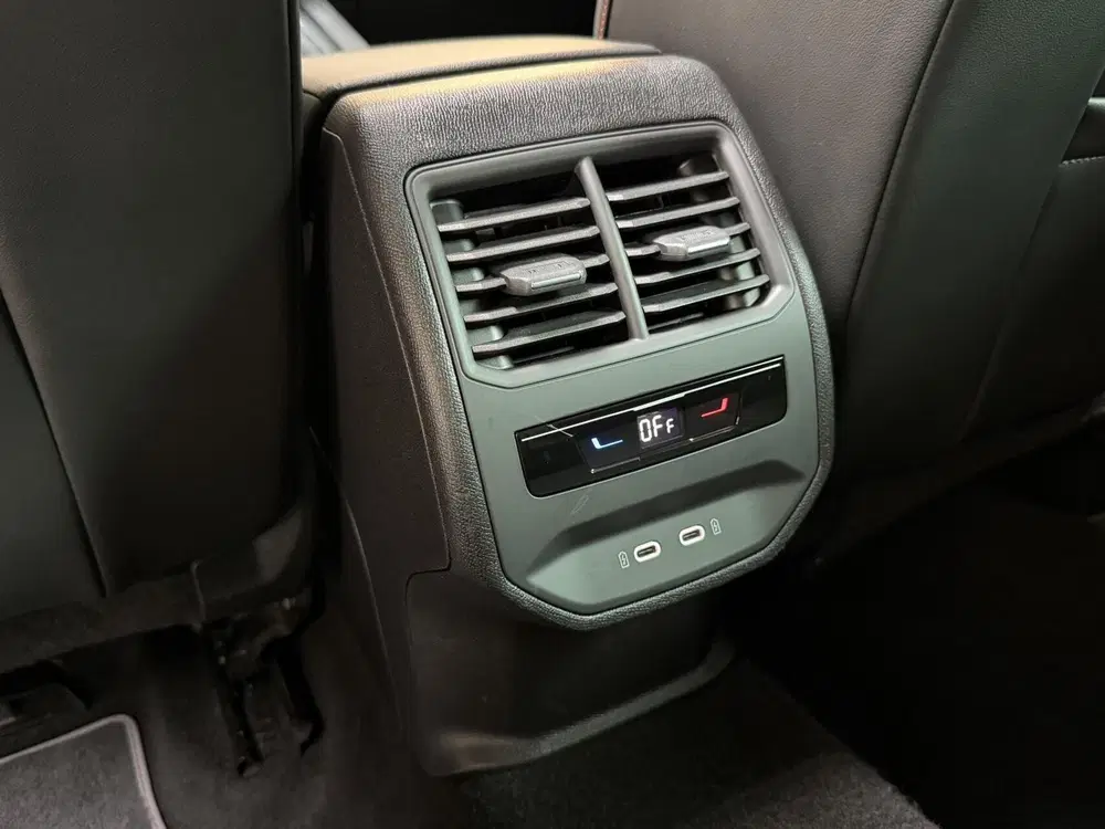 SEAT Leon 1.0 TSI FR Business Intense Achteruitrijca uit 2023, foto 12