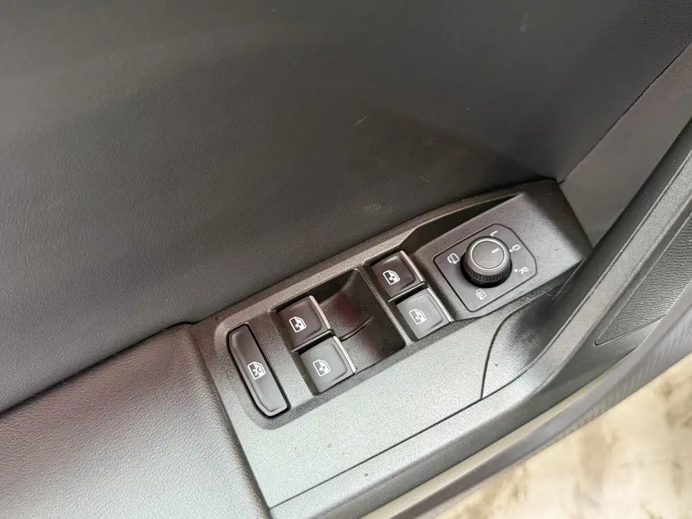SEAT Leon 1.0 TSI FR Business Intense Achteruitrijca uit 2023, foto 5