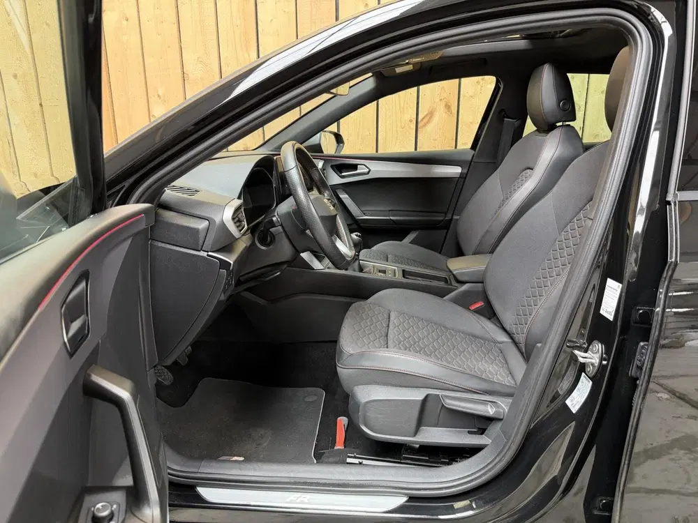 SEAT Leon 1.0 TSI FR Business Intense Achteruitrijca uit 2023, foto 7