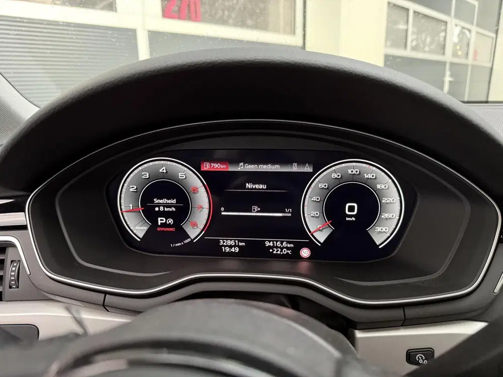 Audi A4 35 TFSI Advanced Edition uit 2023, foto 10